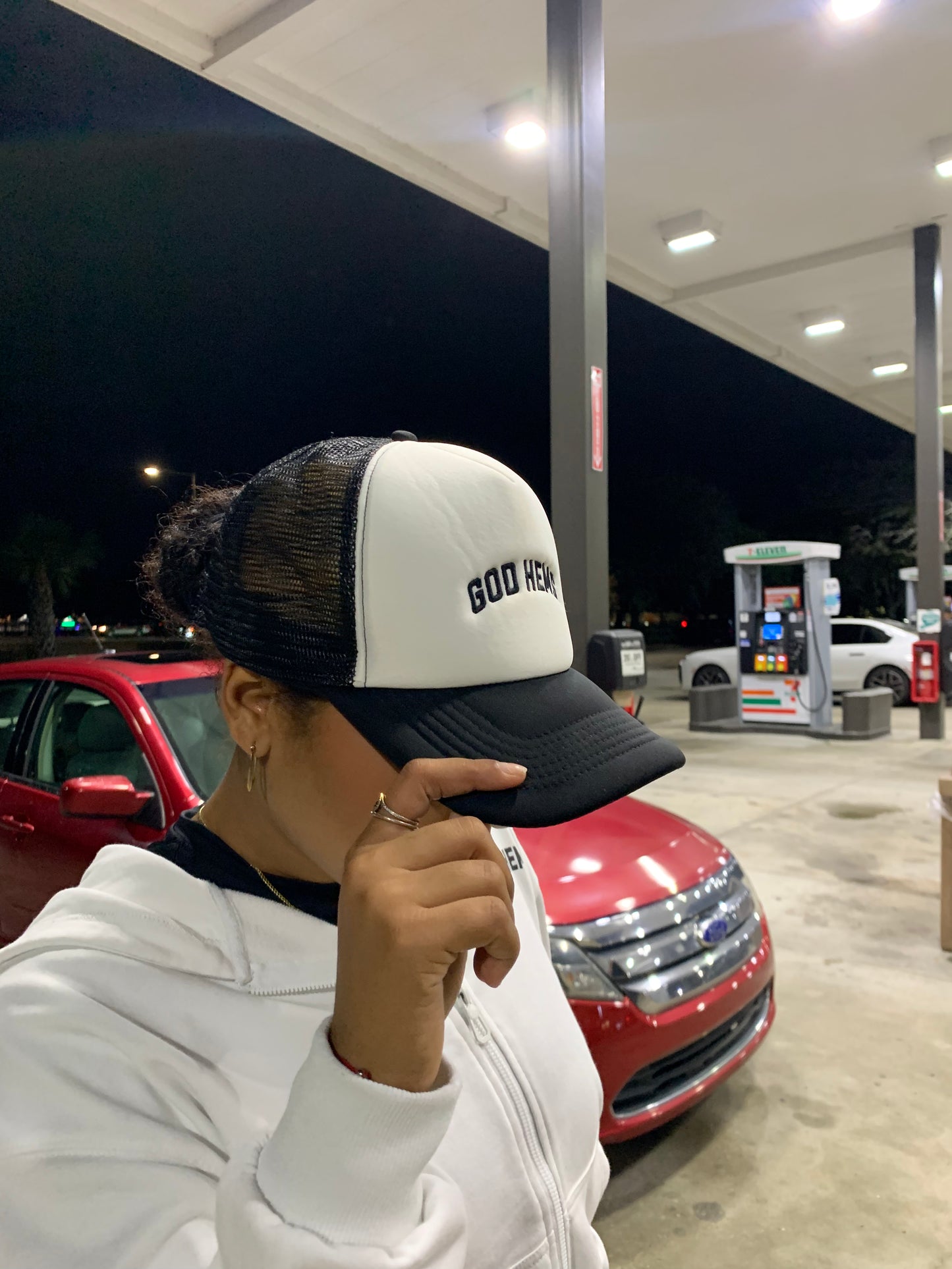 UNIVERSITY COLLECTION - TRUCKER HAT