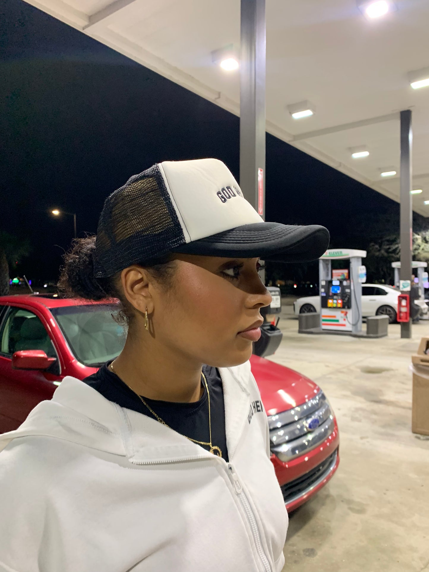 UNIVERSITY COLLECTION - TRUCKER HAT